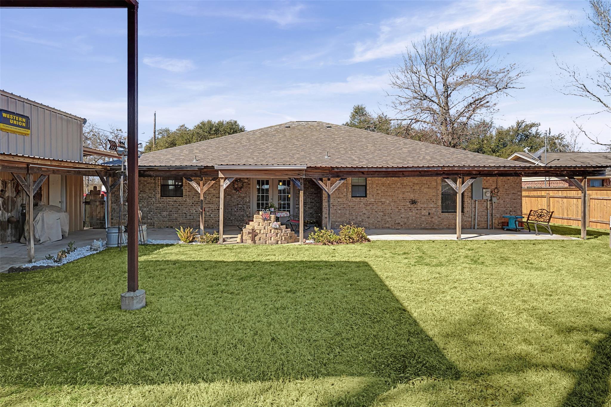 1601 Sunset Cir, Cameron, TX 76520