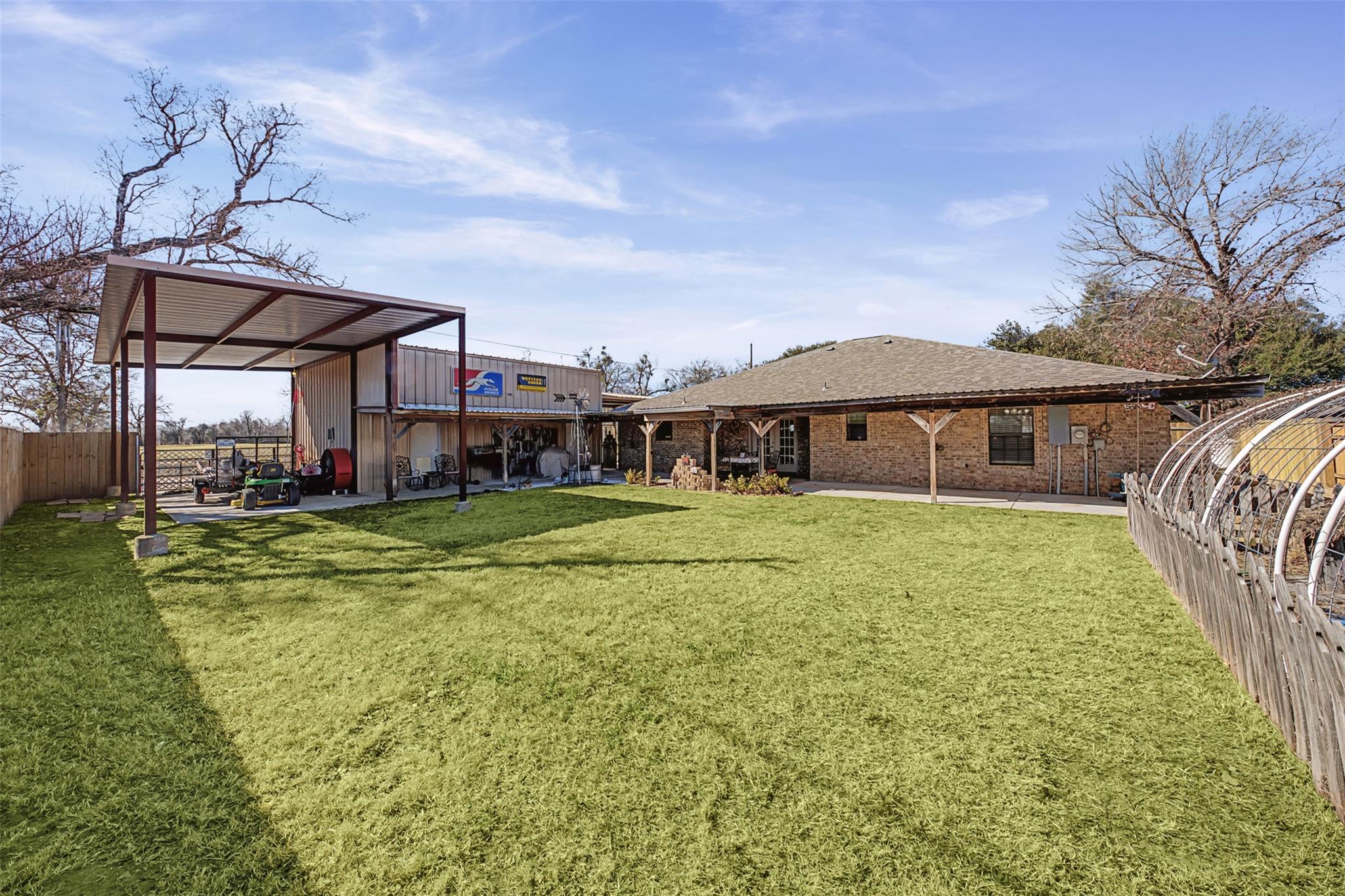 1601 Sunset Cir, Cameron, TX 76520