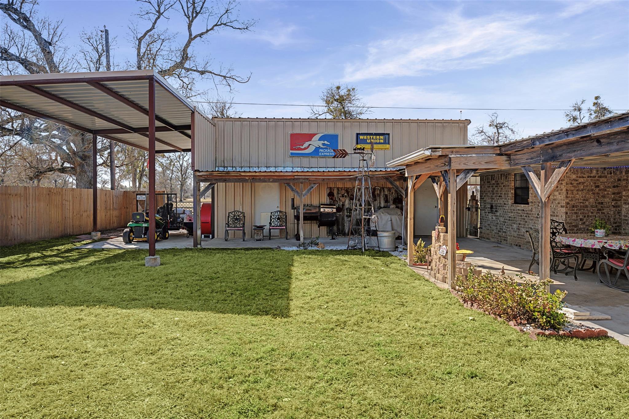 1601 Sunset Cir, Cameron, TX 76520