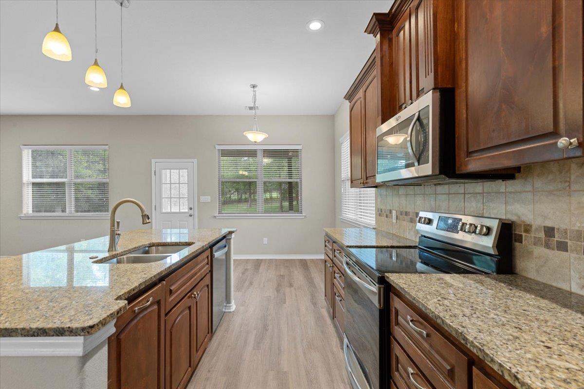 163 Puu Waa Waa Ln, Bastrop, TX 78602