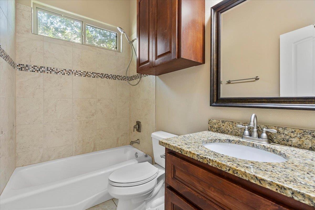 163 Puu Waa Waa Ln, Bastrop, TX 78602