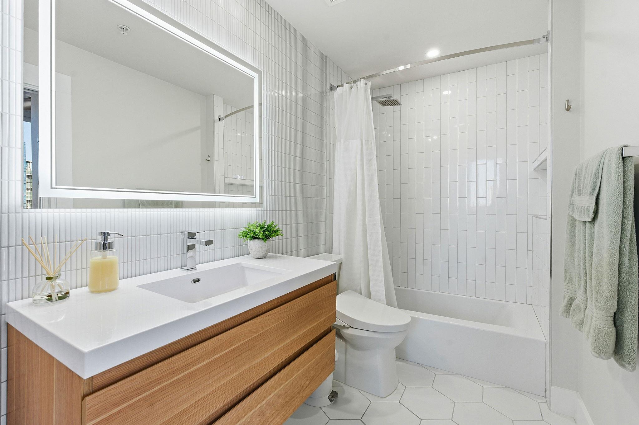 360 Nueces St # 1217, Austin, TX 78701