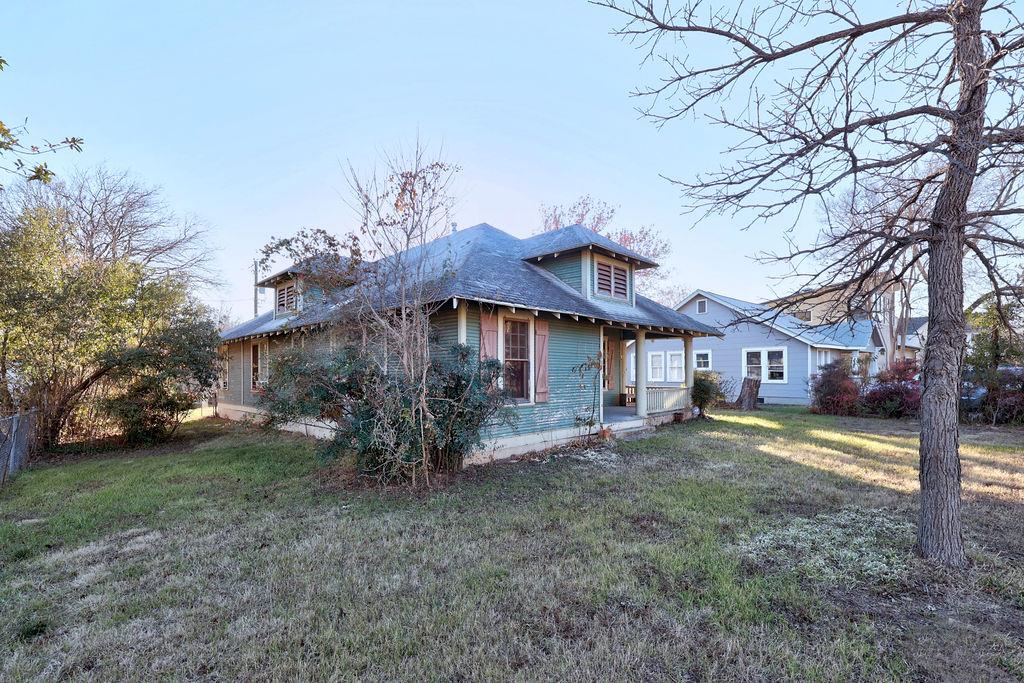 809 E 45th 1/2 St, Austin, TX 78751