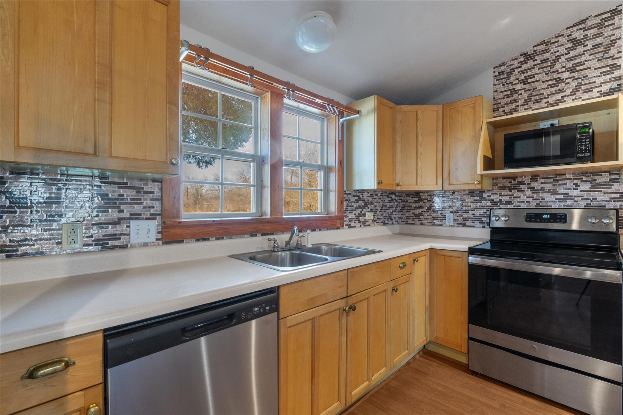 8889 N Fm 487, Rockdale, TX 76567