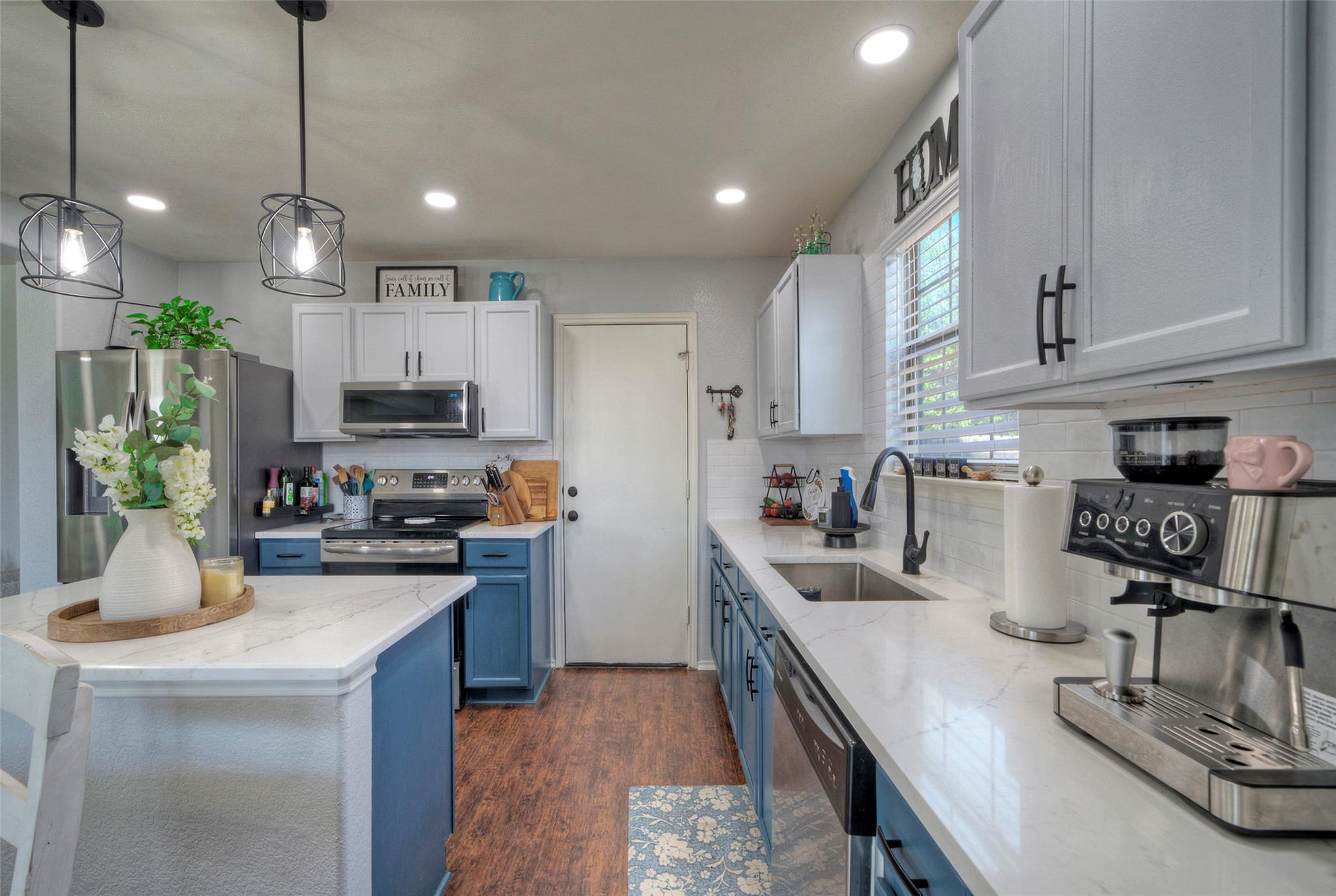 370 Holly Grove St, Kyle, TX 78640