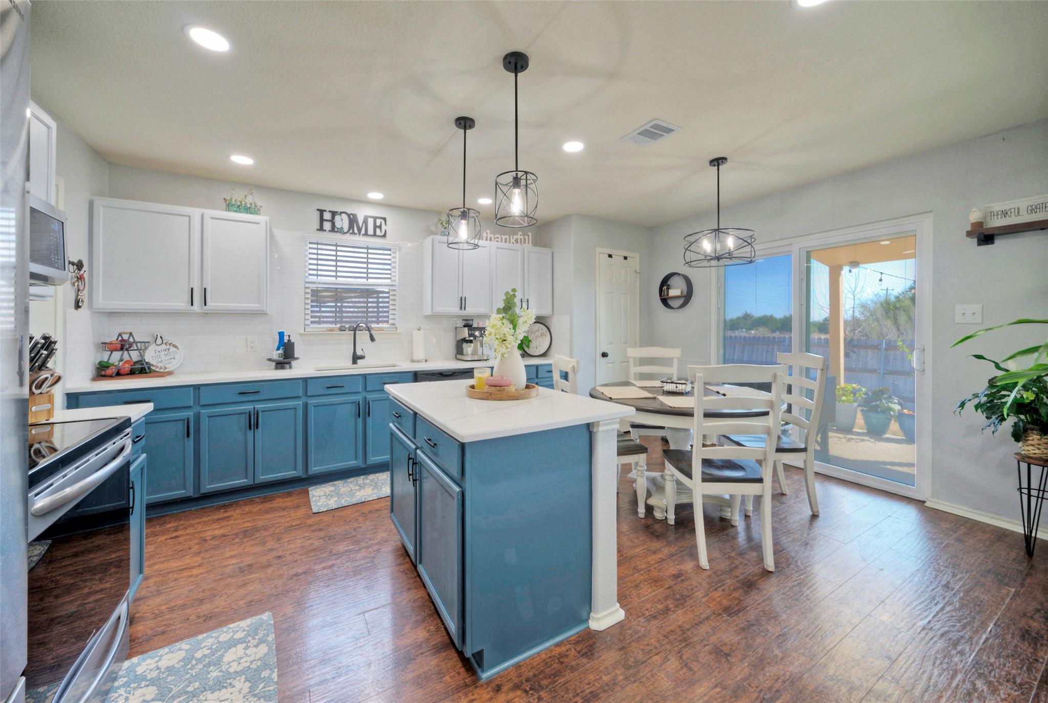 370 Holly Grove St, Kyle, TX 78640