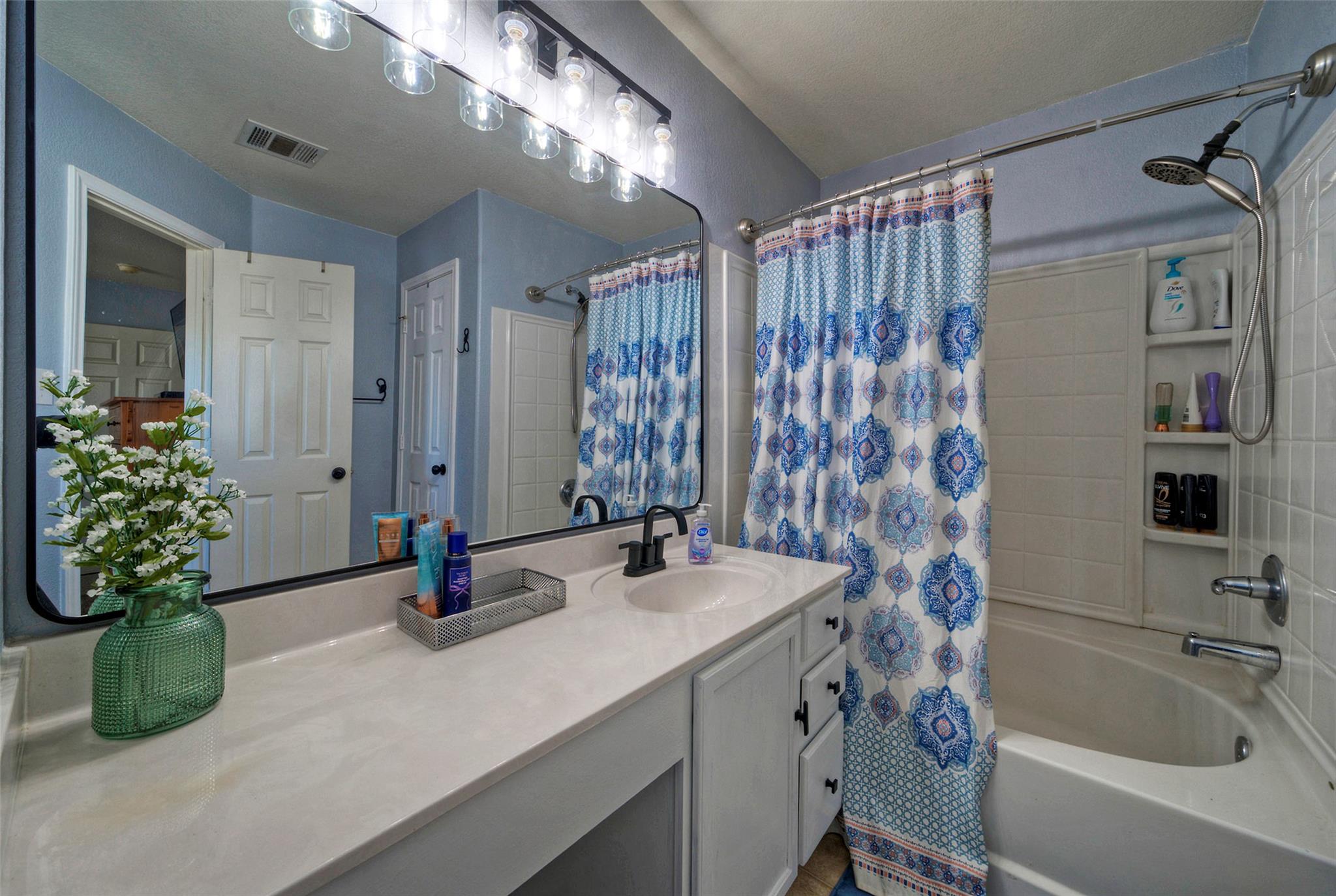 370 Holly Grove St, Kyle, TX 78640