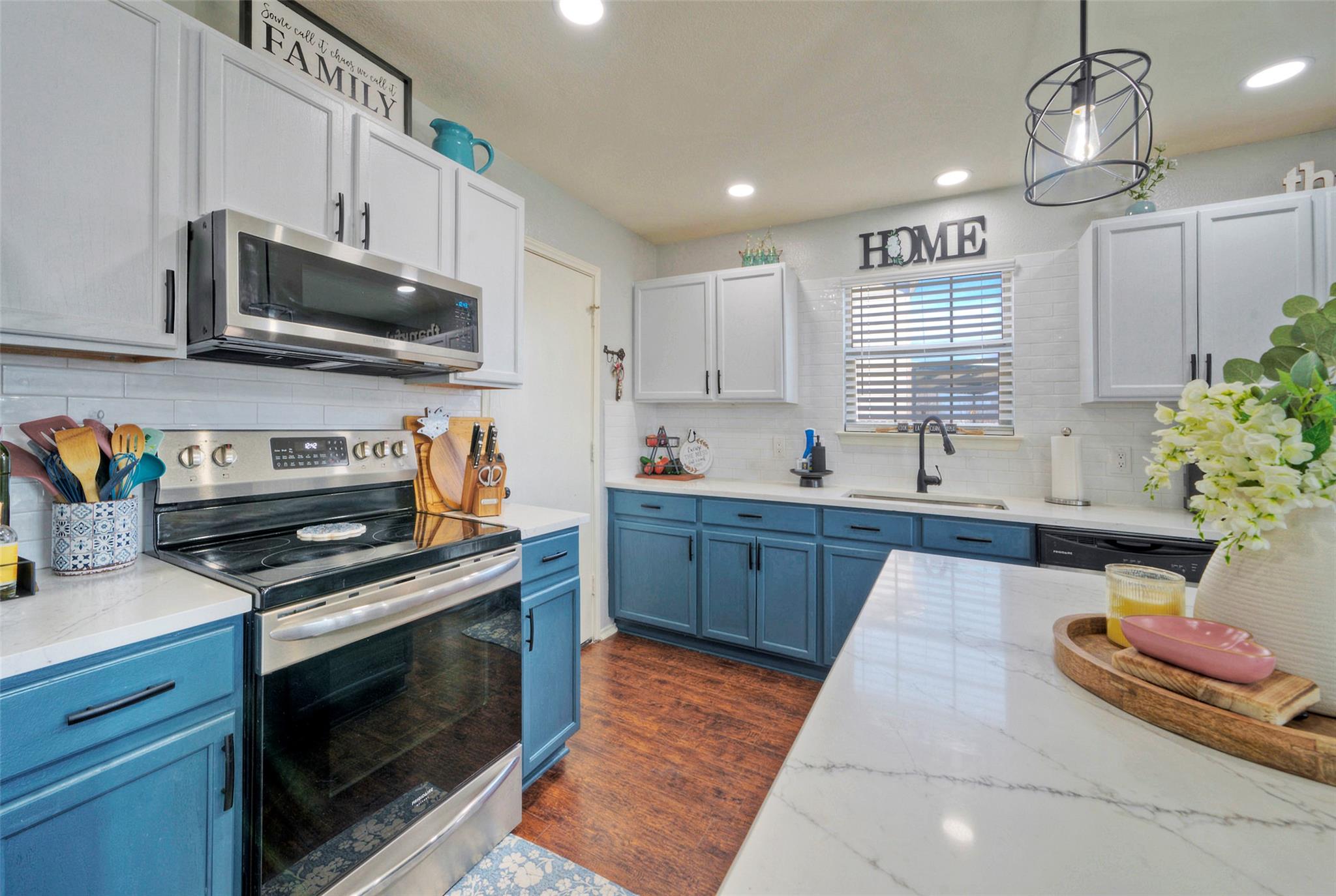 370 Holly Grove St, Kyle, TX 78640