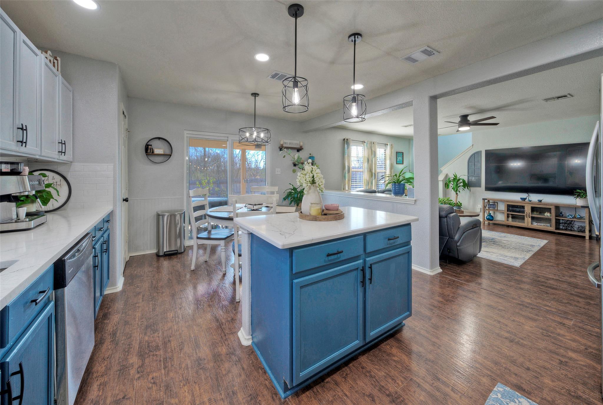 370 Holly Grove St, Kyle, TX 78640