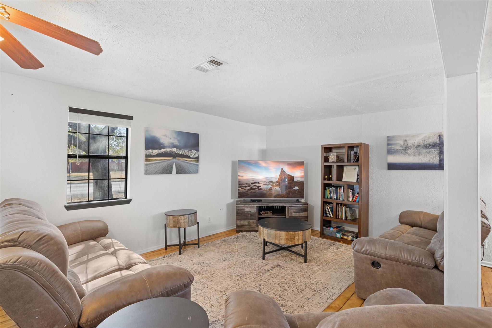 1479 E Hempstead St, Giddings, TX 78942