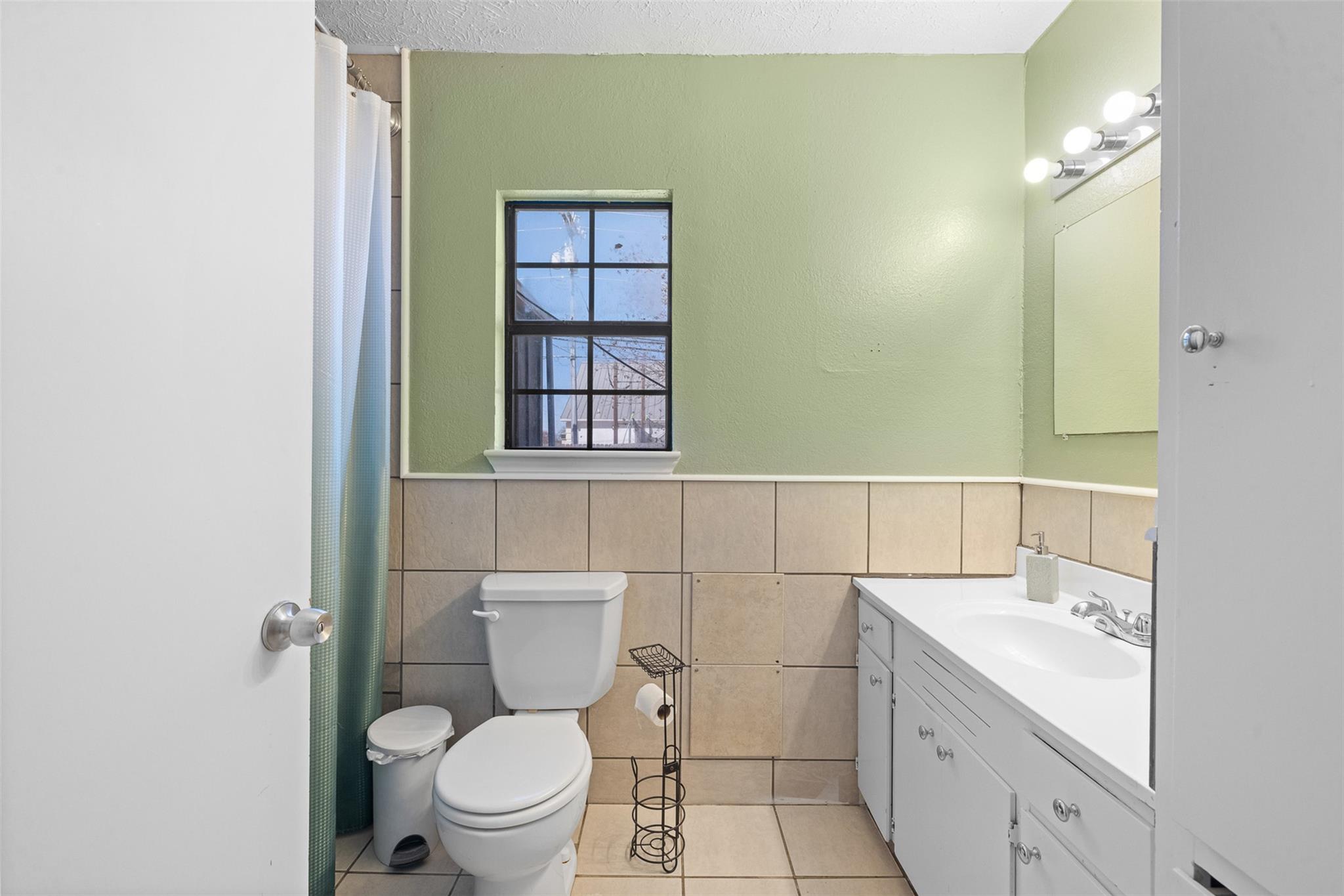 1479 E Hempstead St, Giddings, TX 78942