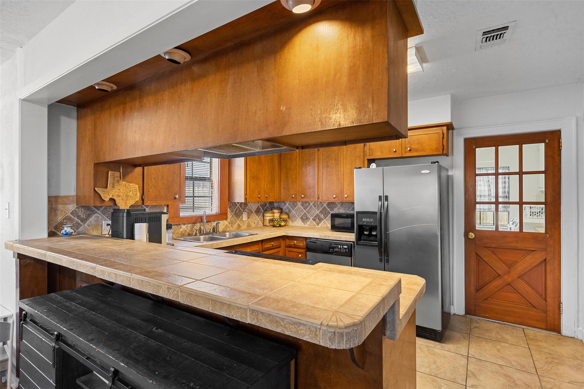 1479 E Hempstead St, Giddings, TX 78942