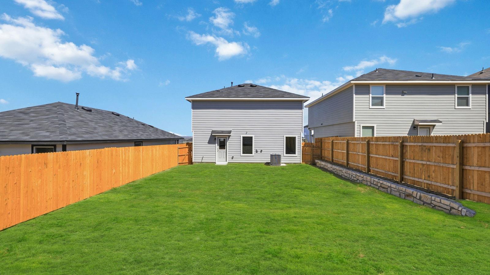 140 Schuenemann Way, Uhland, TX 78640