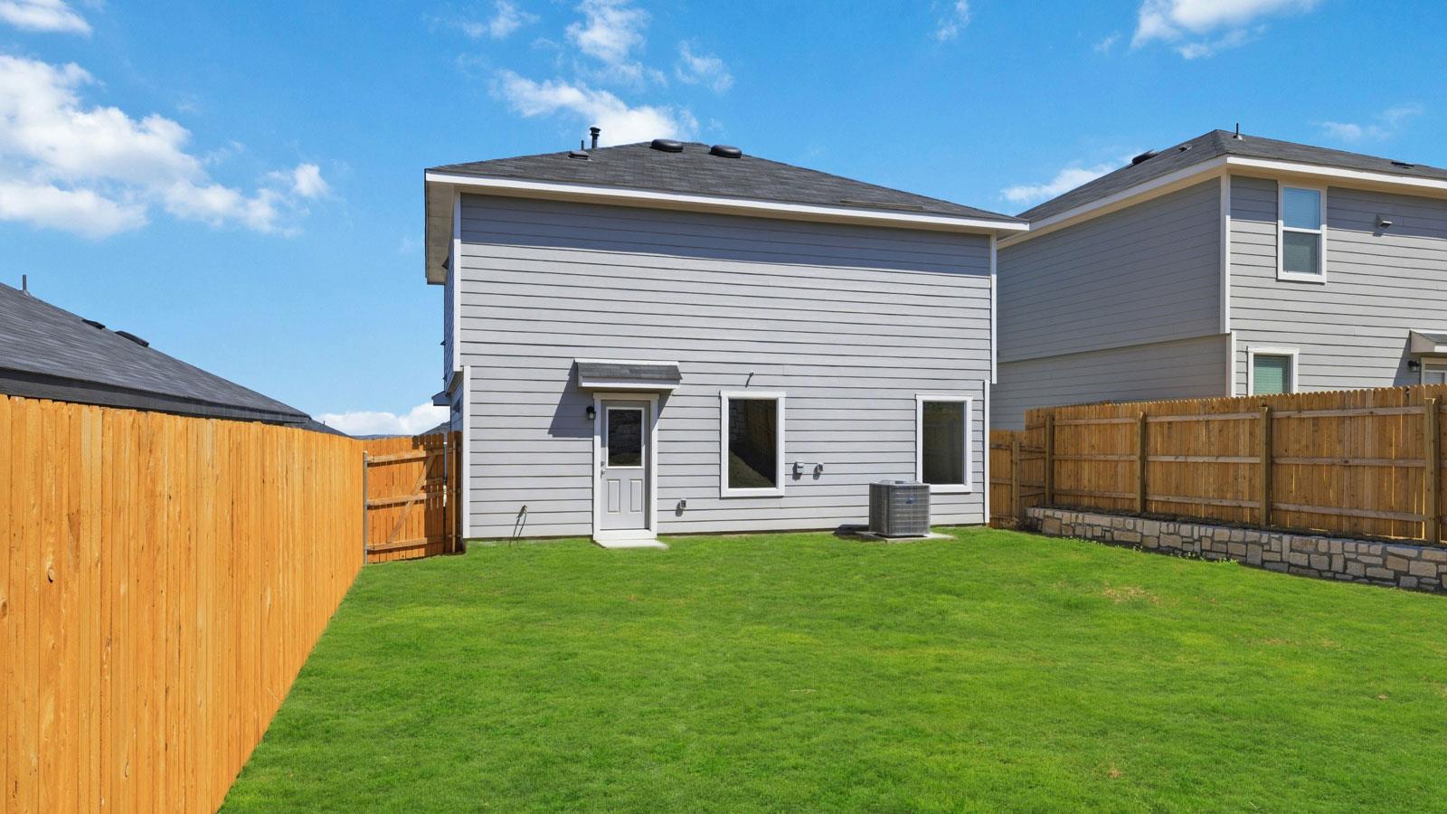 140 Schuenemann Way, Uhland, TX 78640