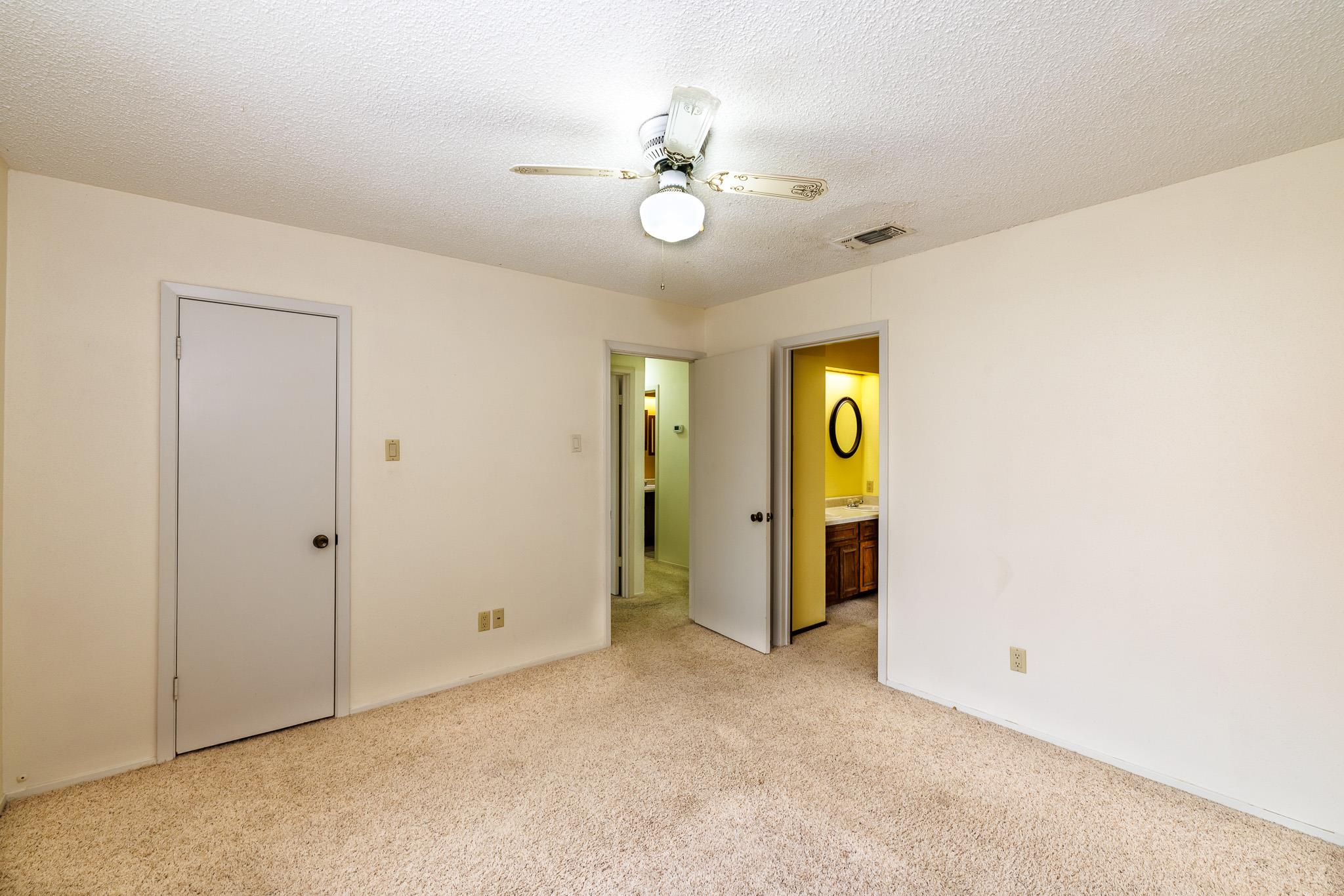 209 Coventry Ln, Seguin, TX 78155