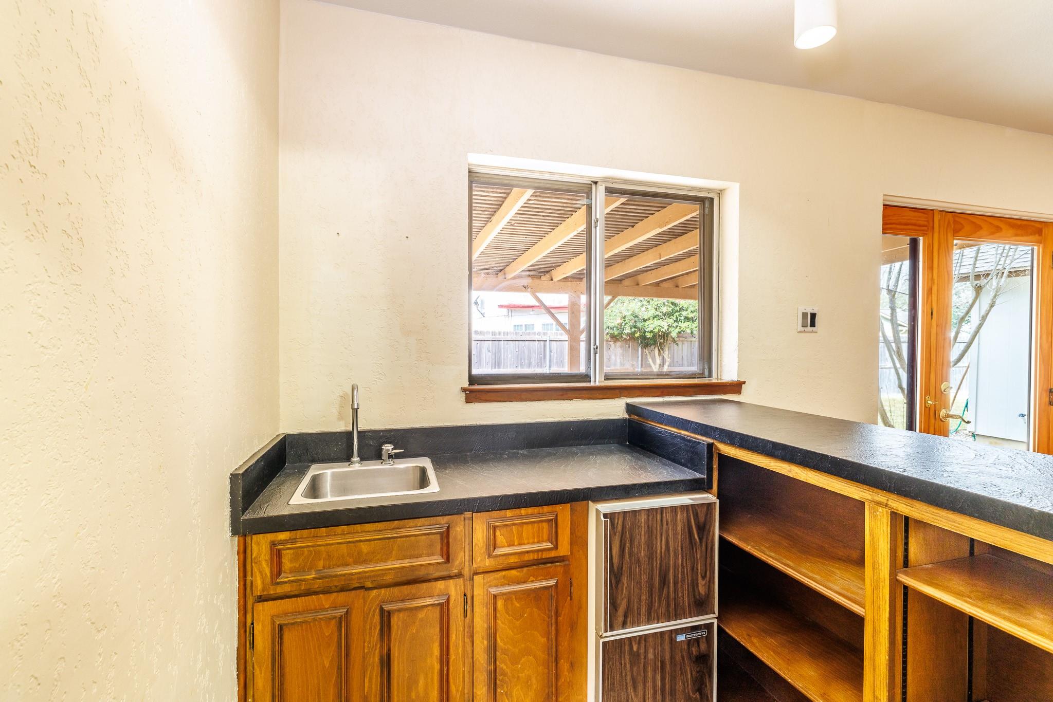 209 Coventry Ln, Seguin, TX 78155