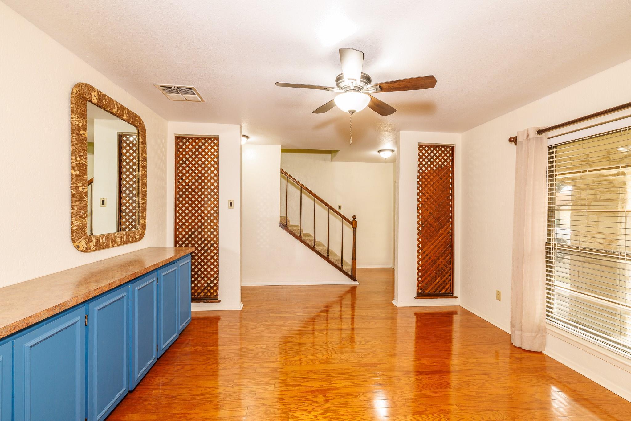 209 Coventry Ln, Seguin, TX 78155