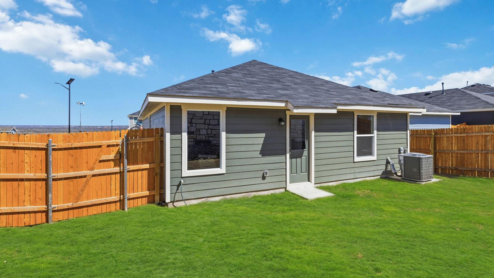 110 Schuenemann Way, Kyle, TX 78640