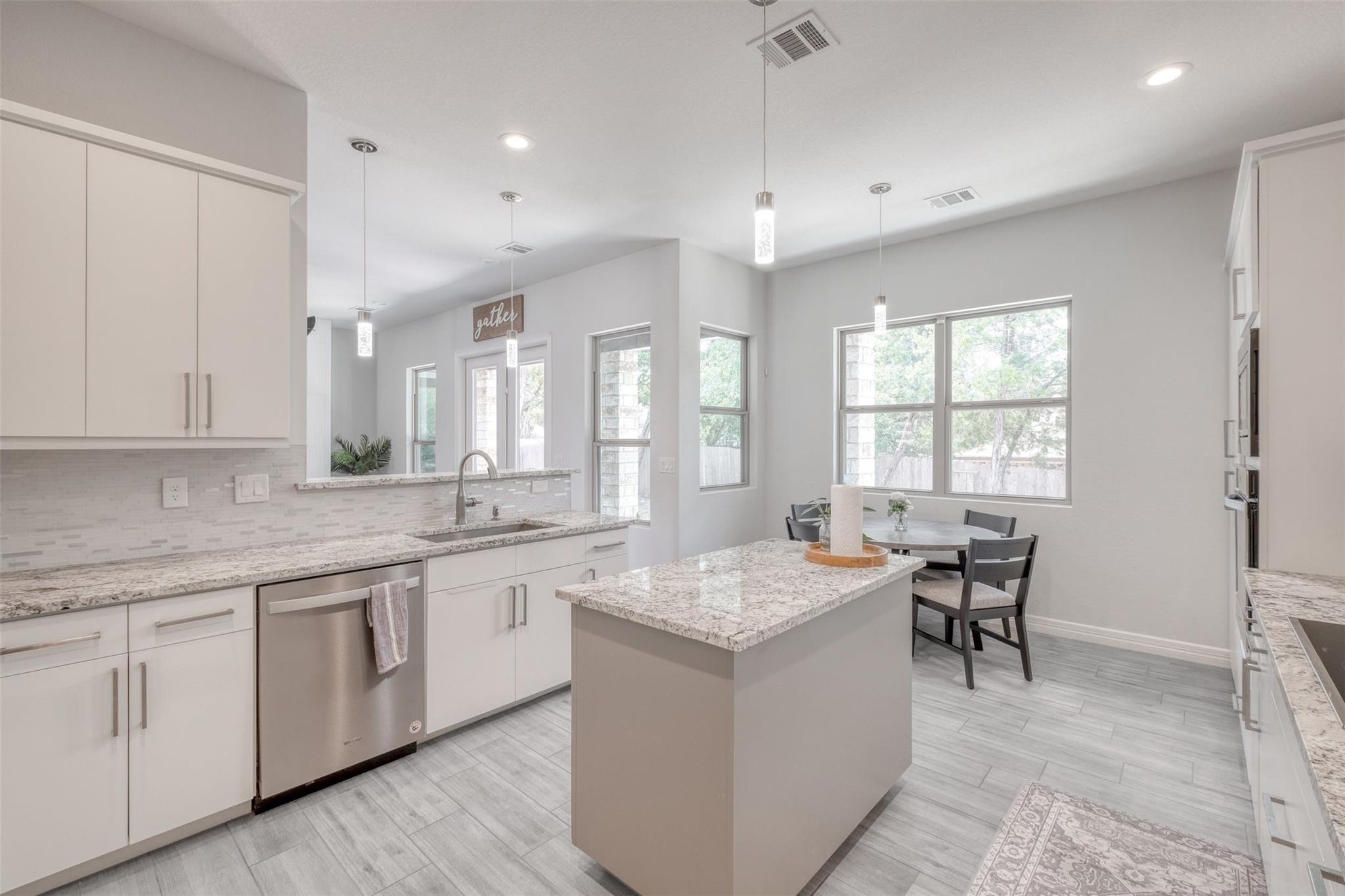 20009 Lincoln Cv, Lago Vista, TX 78645