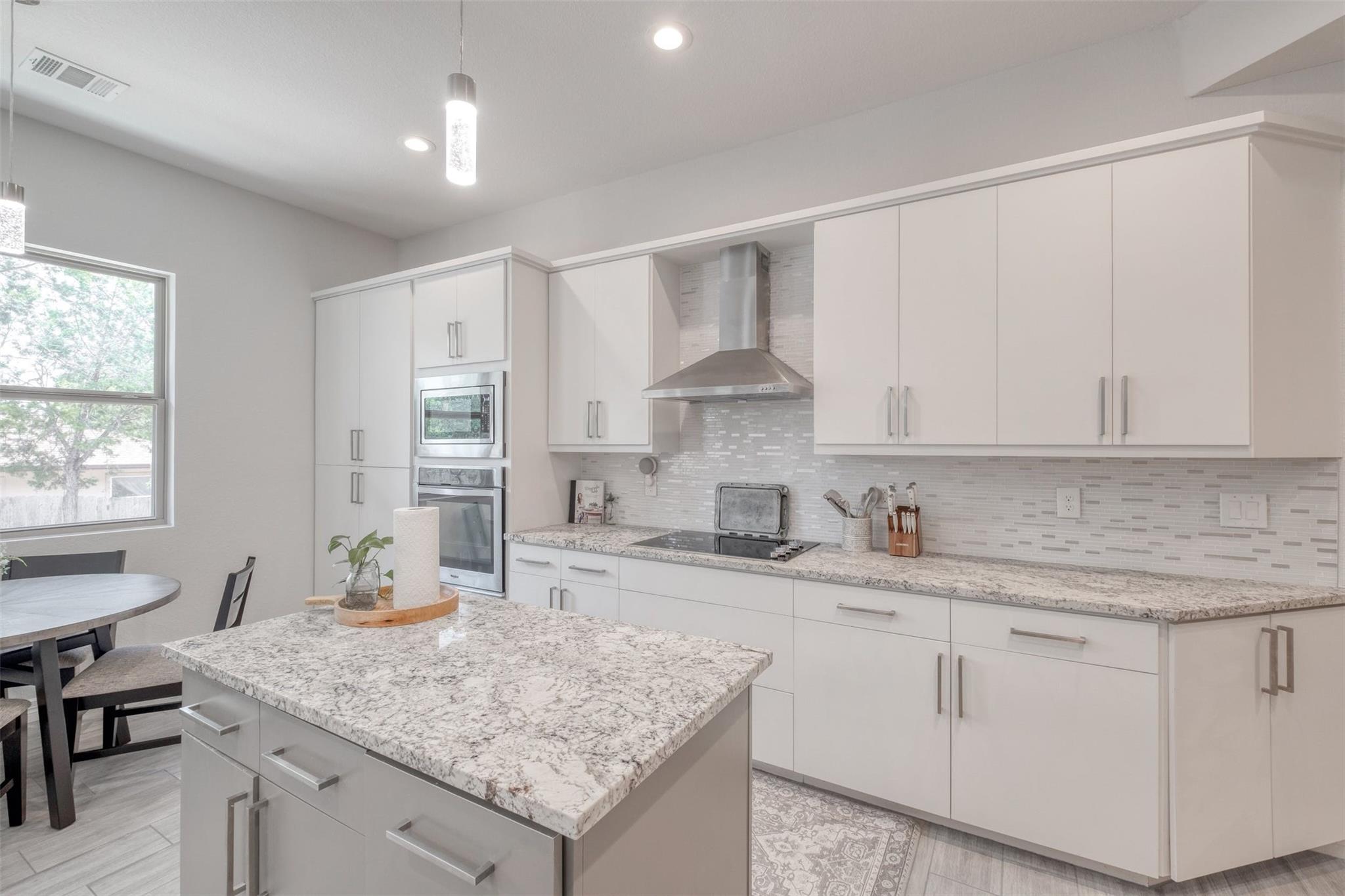 20009 Lincoln Cv, Lago Vista, TX 78645