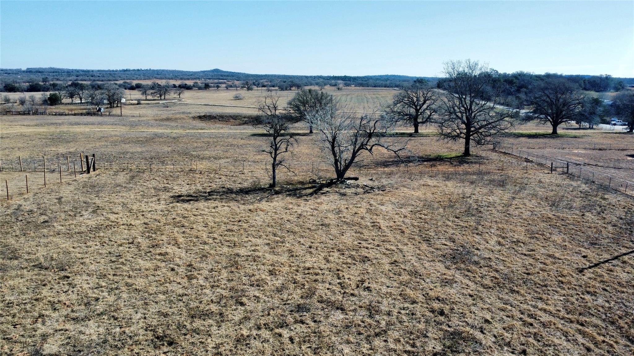 5633 Tenney Creek Rd, Luling, TX 78648