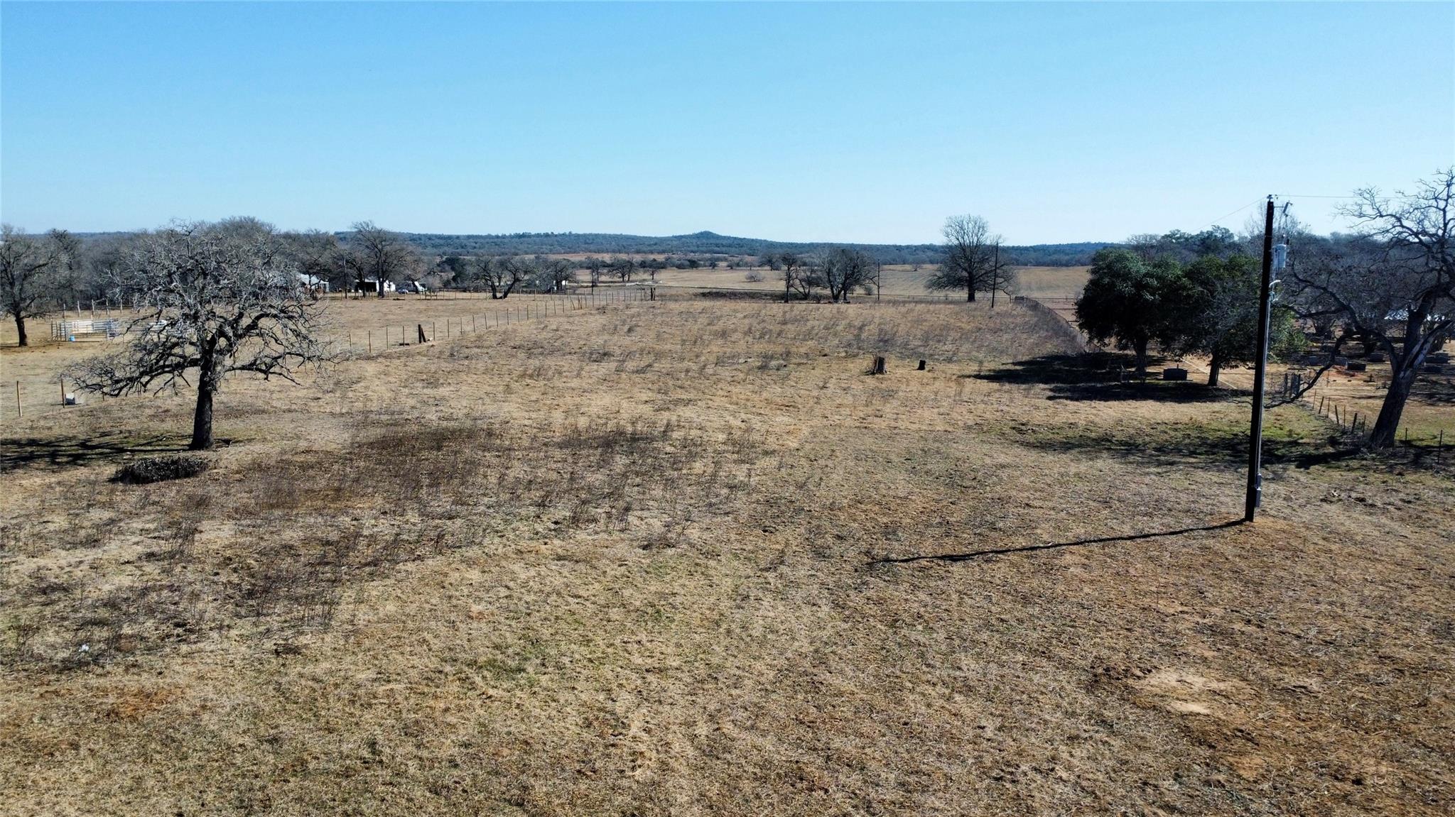 5633 Tenney Creek Rd, Luling, TX 78648