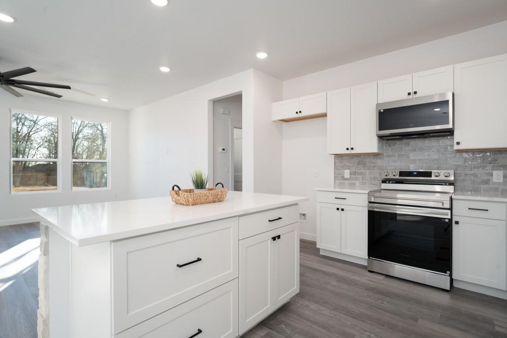 165 Nuuanu Ln, Bastrop, TX 78602