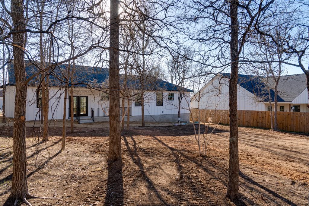 165 Nuuanu Ln, Bastrop, TX 78602