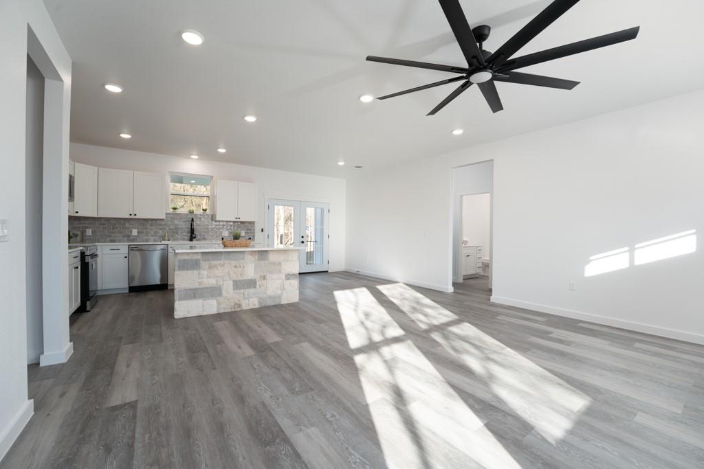 165 Nuuanu Ln, Bastrop, TX 78602