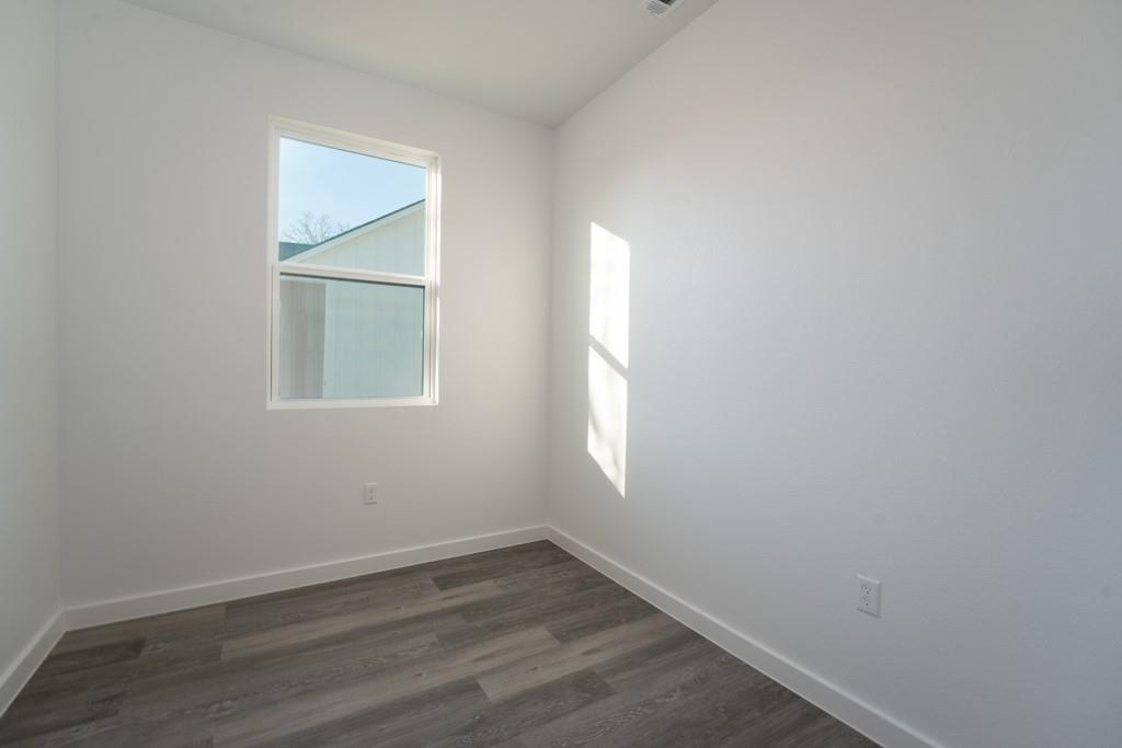 165 Nuuanu Ln, Bastrop, TX 78602