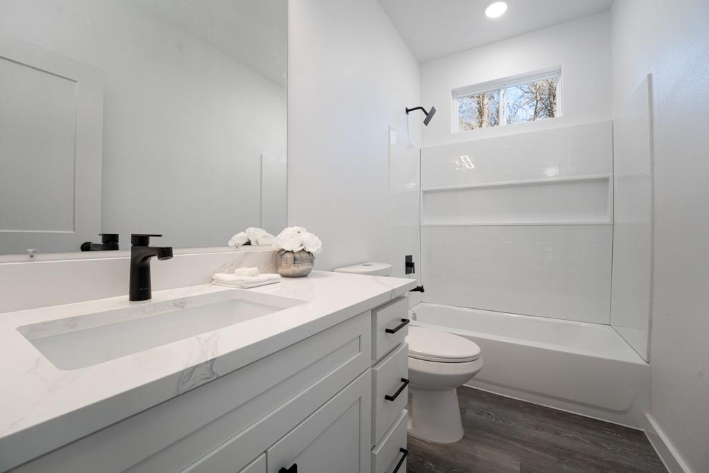 165 Nuuanu Ln, Bastrop, TX 78602