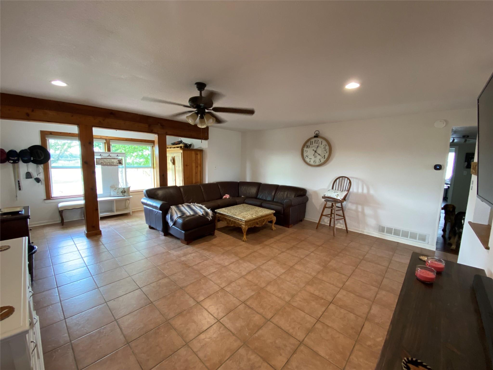 407 Alta Vista Dr # B, Bastrop, TX 78602