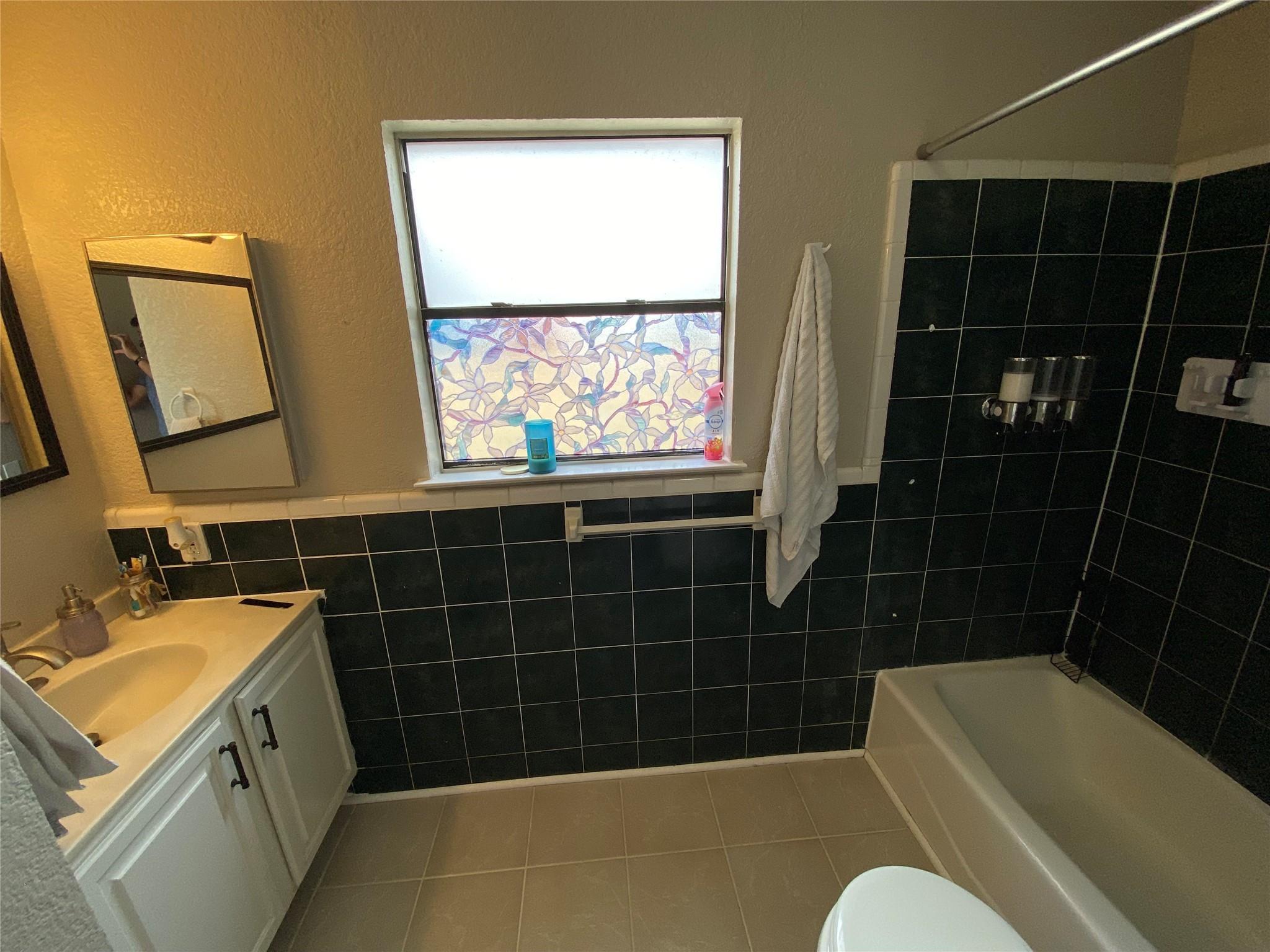 407 Alta Vista Dr # B, Bastrop, TX 78602