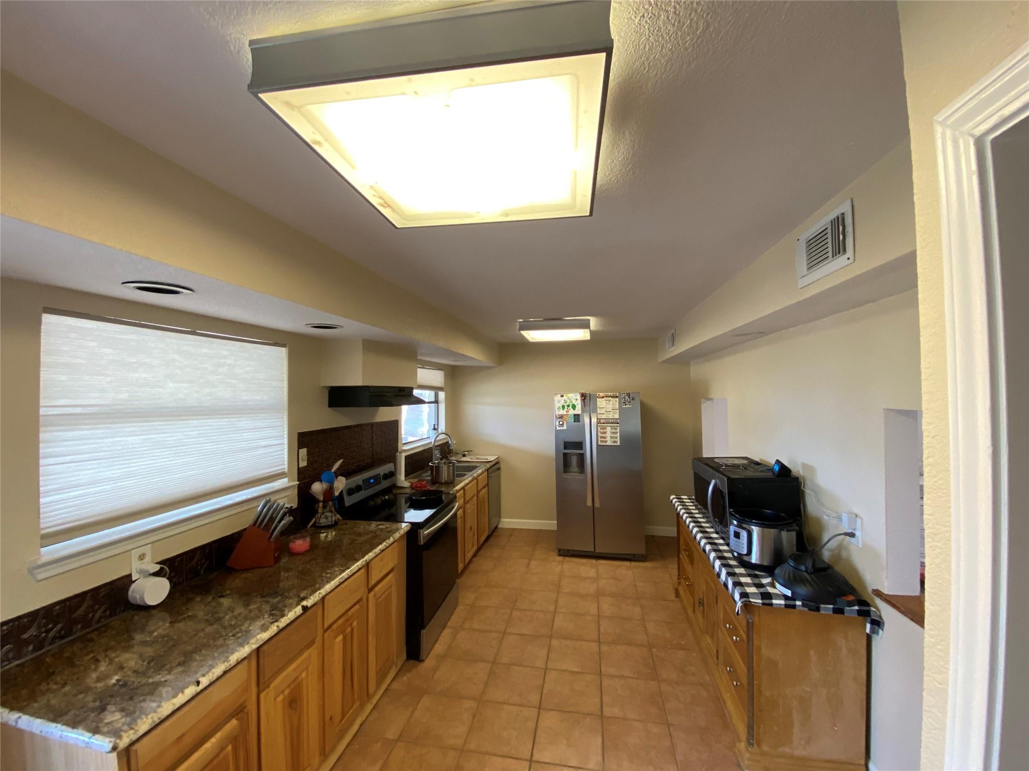 407 Alta Vista Dr # B, Bastrop, TX 78602