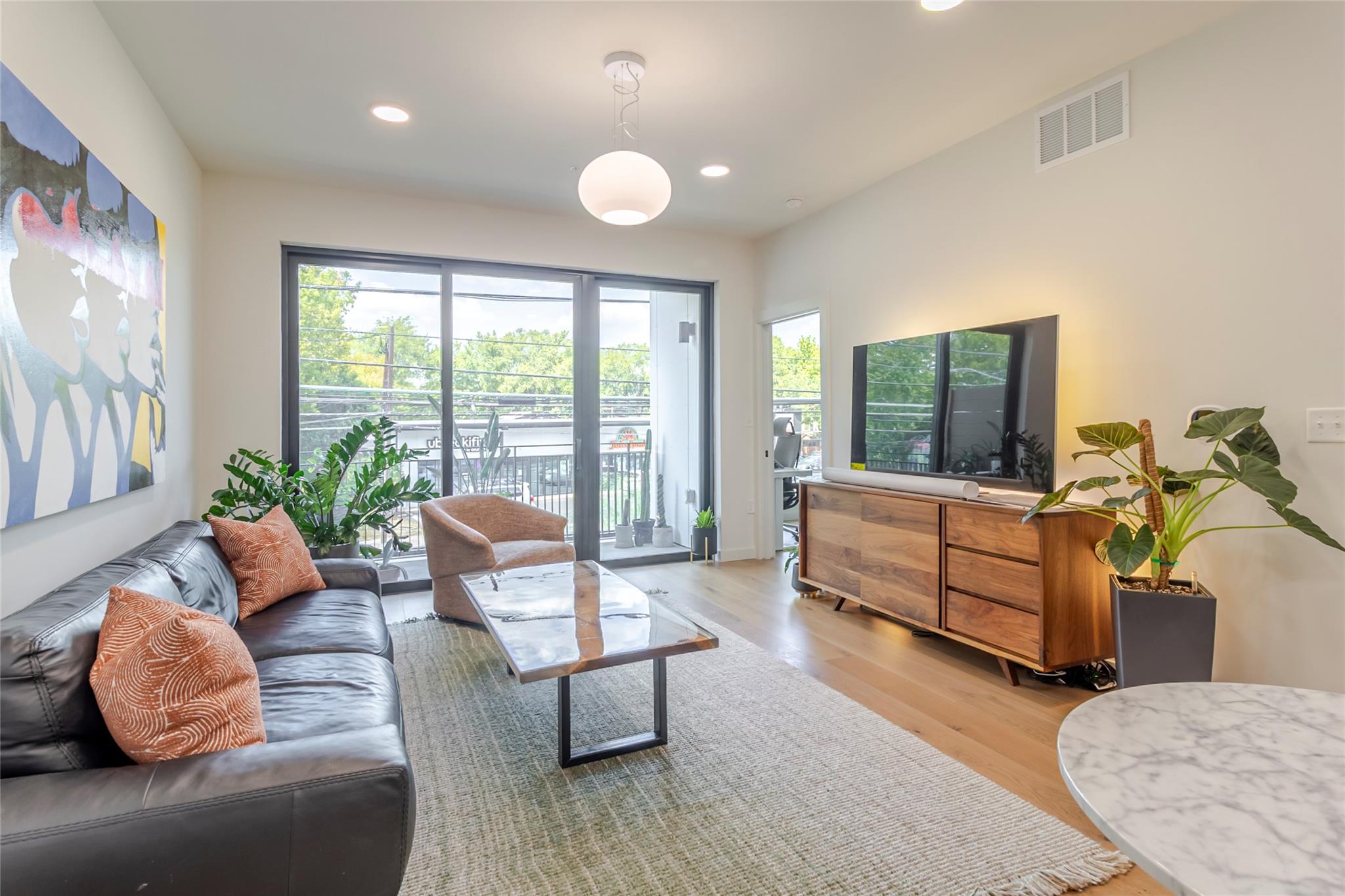 2209 S 1st St # 220, Austin, TX 78704