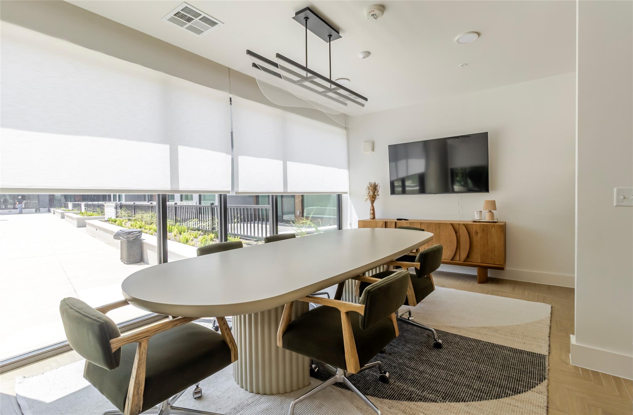 2209 S 1st St # 220, Austin, TX 78704