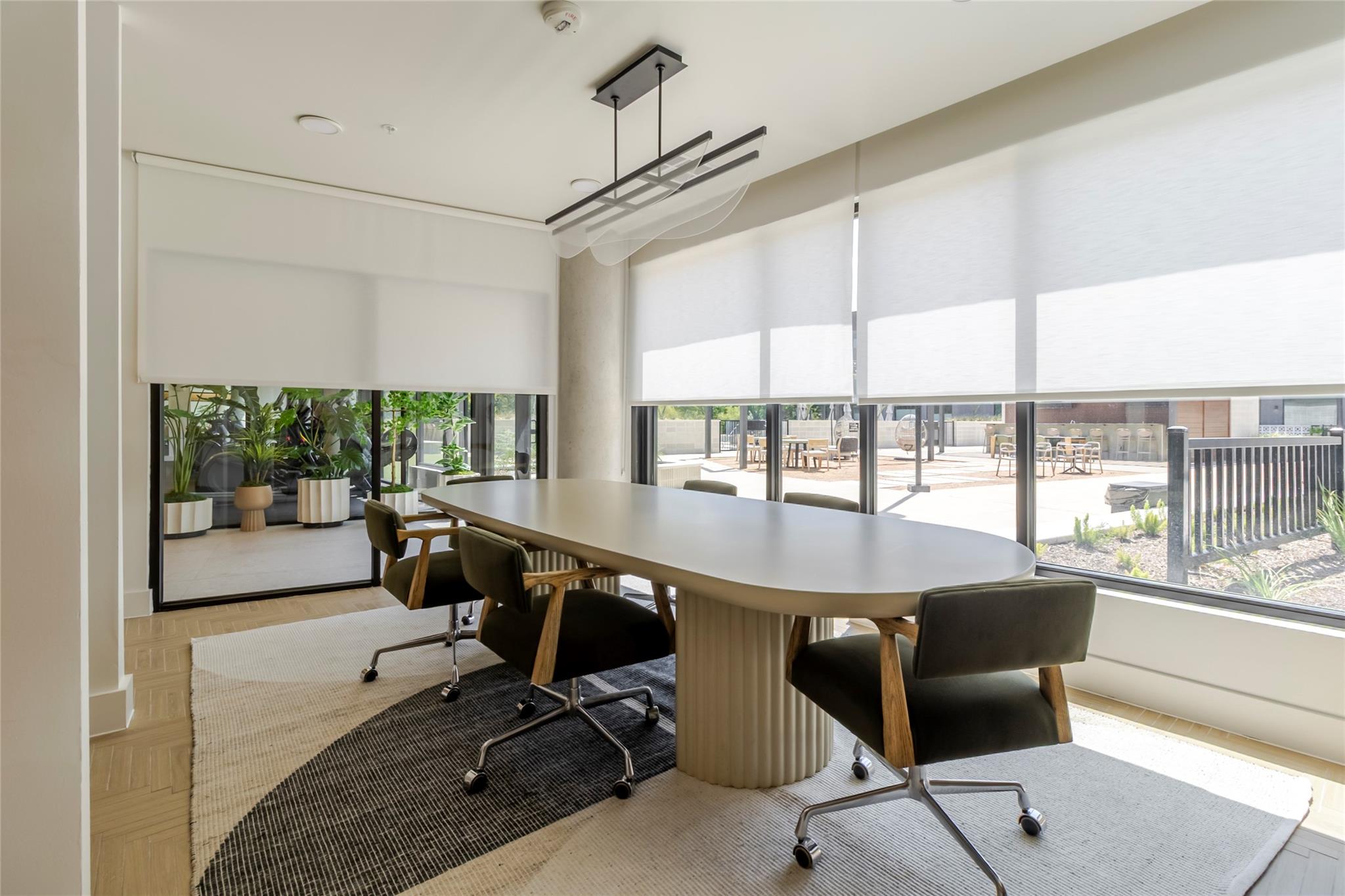 2209 S 1st St # 220, Austin, TX 78704