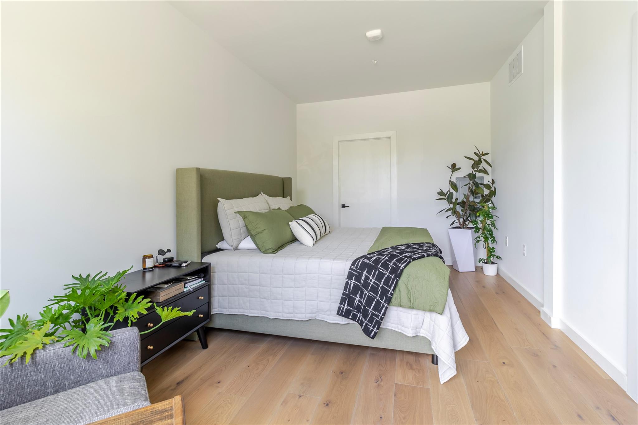 2209 S 1st St # 220, Austin, TX 78704