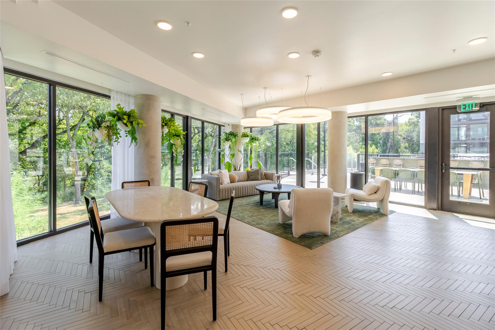 2209 S 1st St # 220, Austin, TX 78704