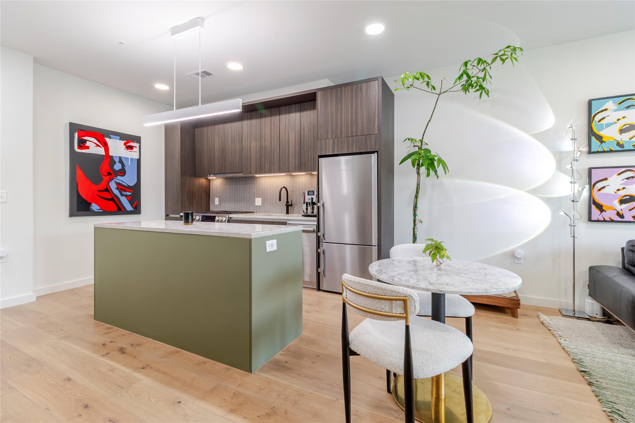 2209 S 1st St # 220, Austin, TX 78704