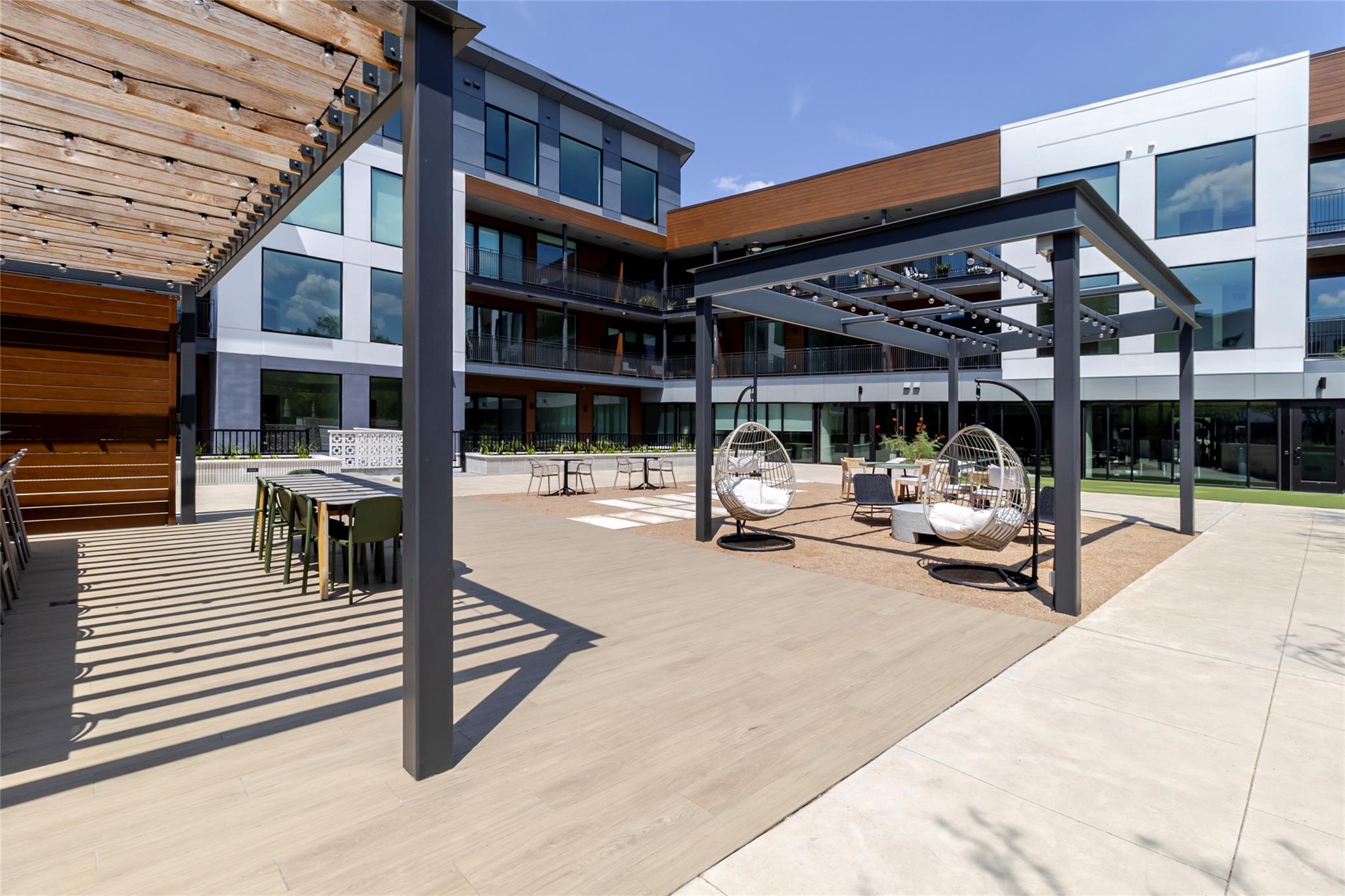 2209 S 1st St # 220, Austin, TX 78704