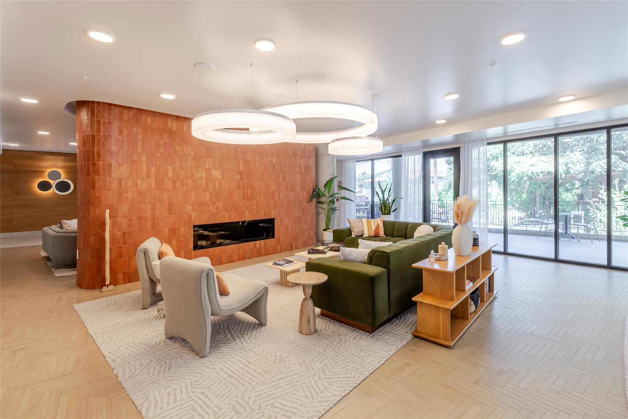 2209 S 1st St # 220, Austin, TX 78704