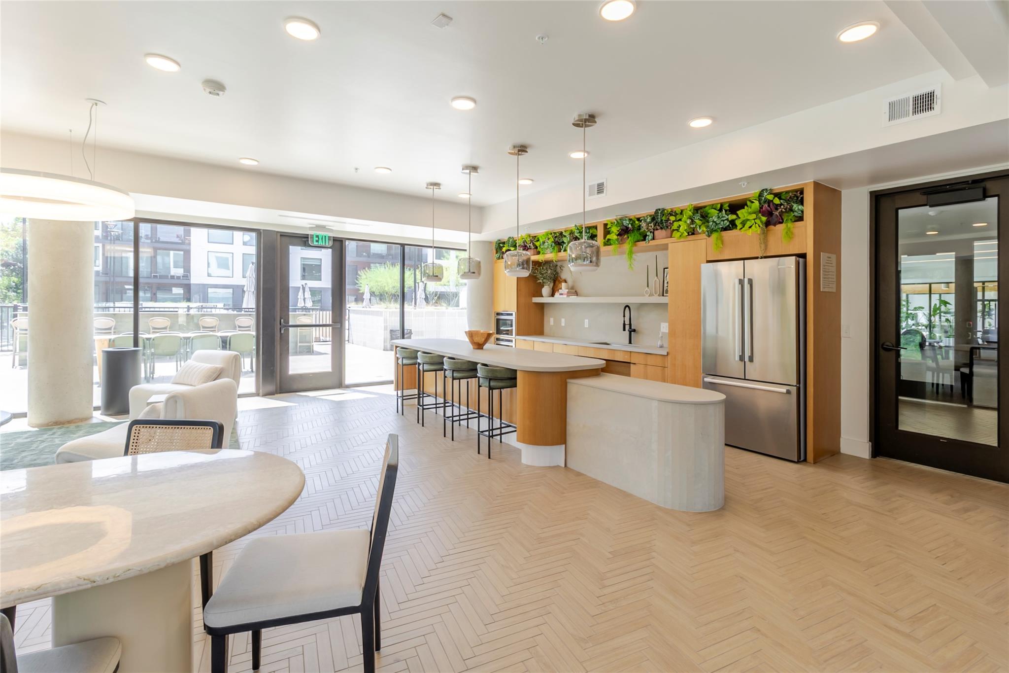 2209 S 1st St # 220, Austin, TX 78704