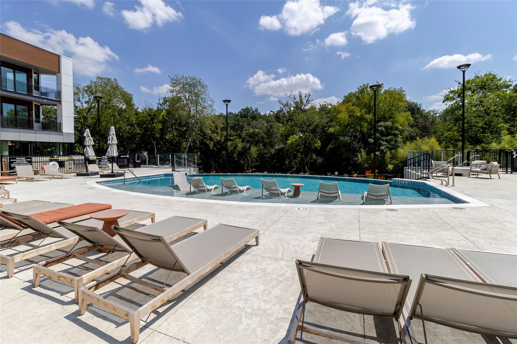 2209 S 1st St # 220, Austin, TX 78704