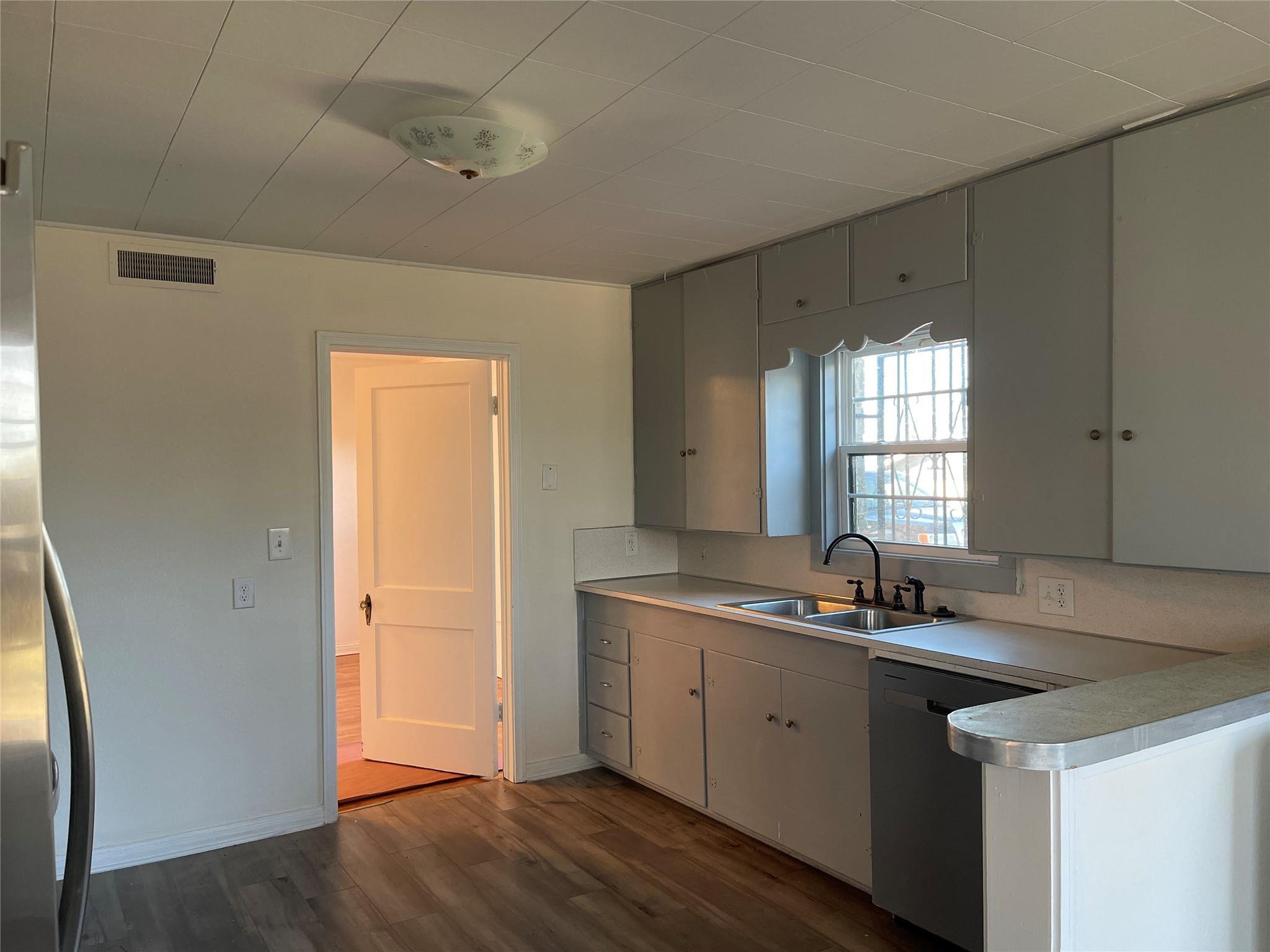 111 W Fowler Ave W, Killeen, TX 76541