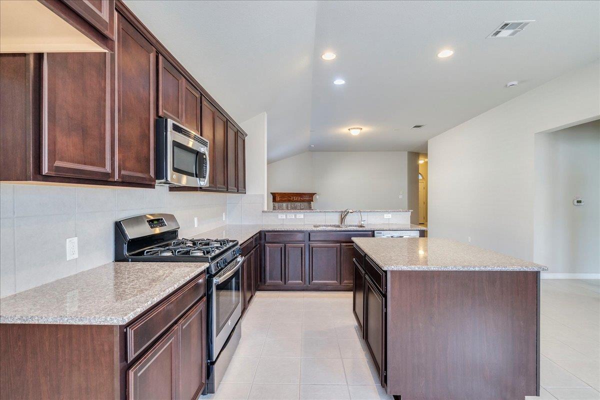 161 Mistflower Ln, Kyle, TX 78640