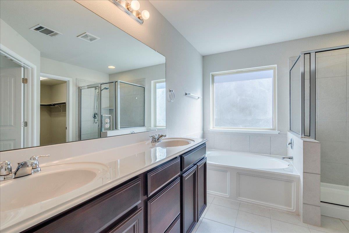 161 Mistflower Ln, Kyle, TX 78640