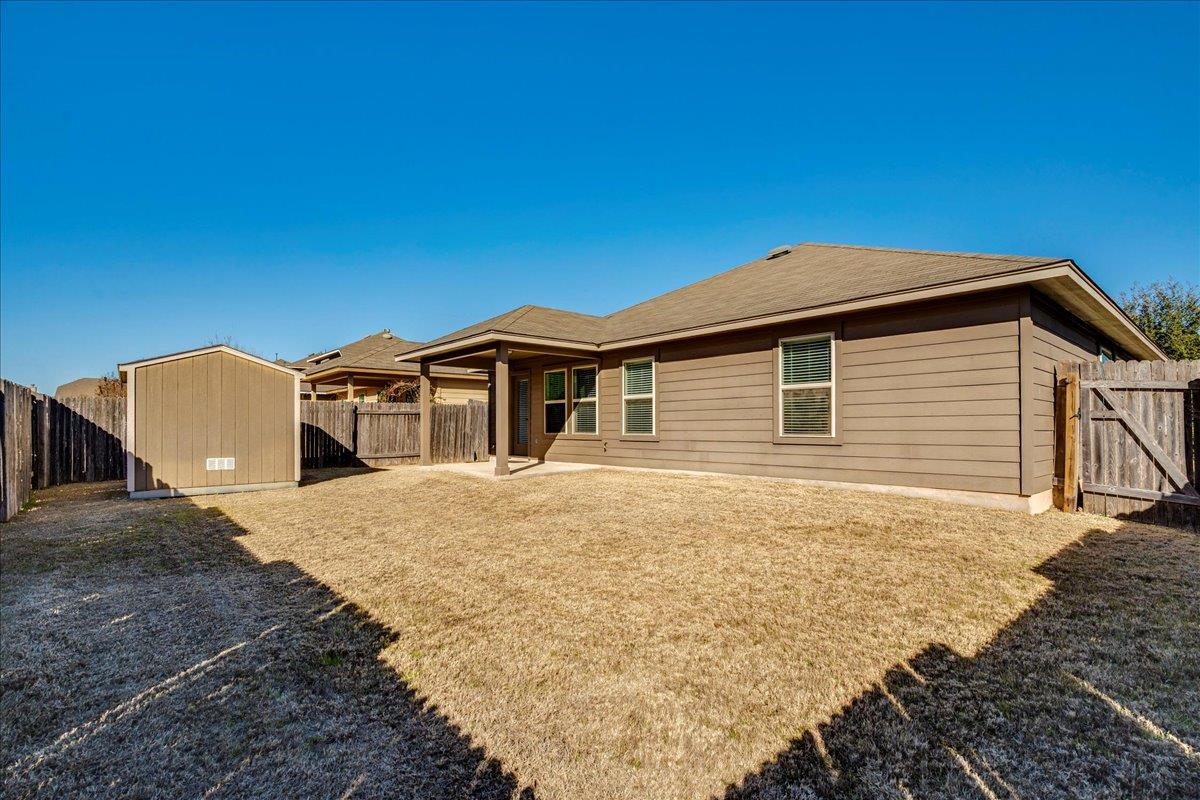 161 Mistflower Ln, Kyle, TX 78640