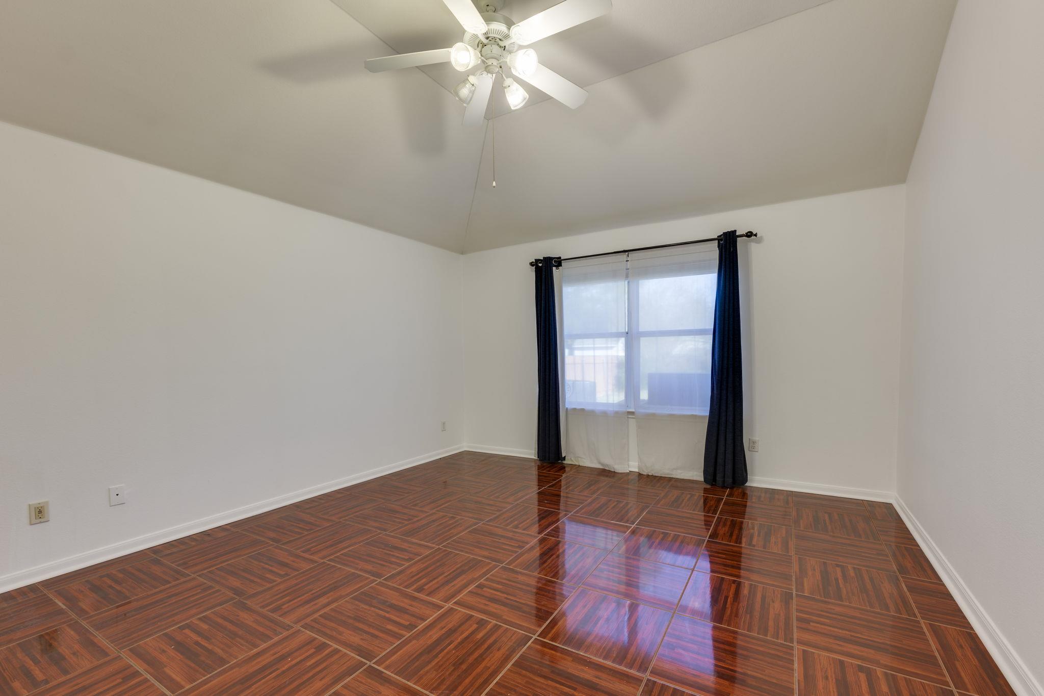 6007 Lone Star Ct, Hutto, TX 78634