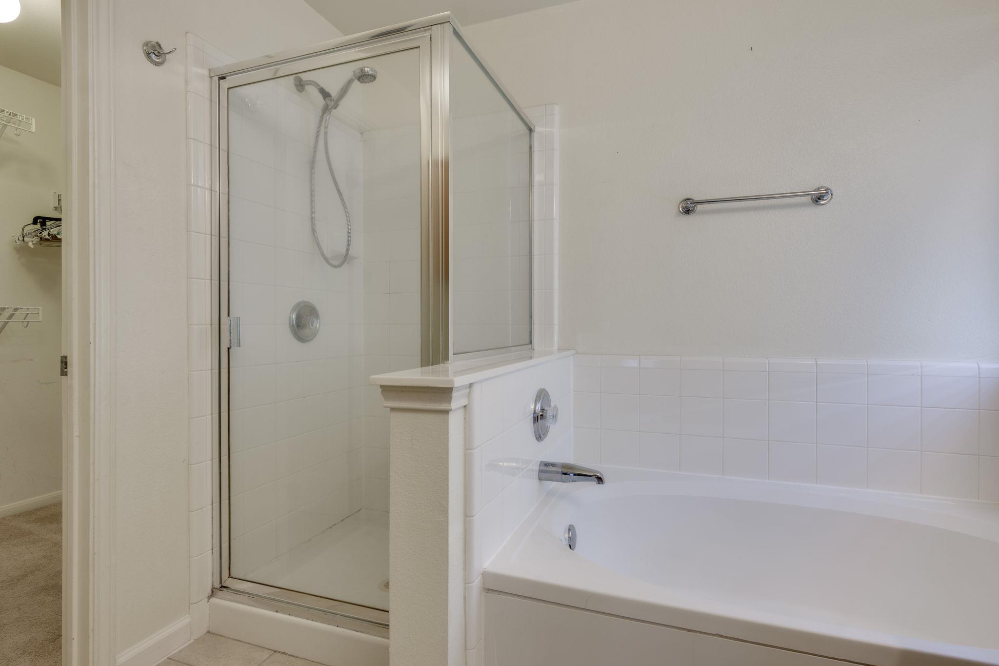 6007 Lone Star Ct, Hutto, TX 78634